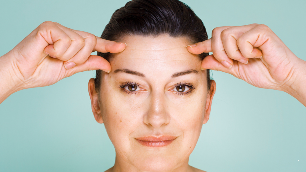 Zmarszczki na czole - jak dbać o skórę po zabiegu botoksu