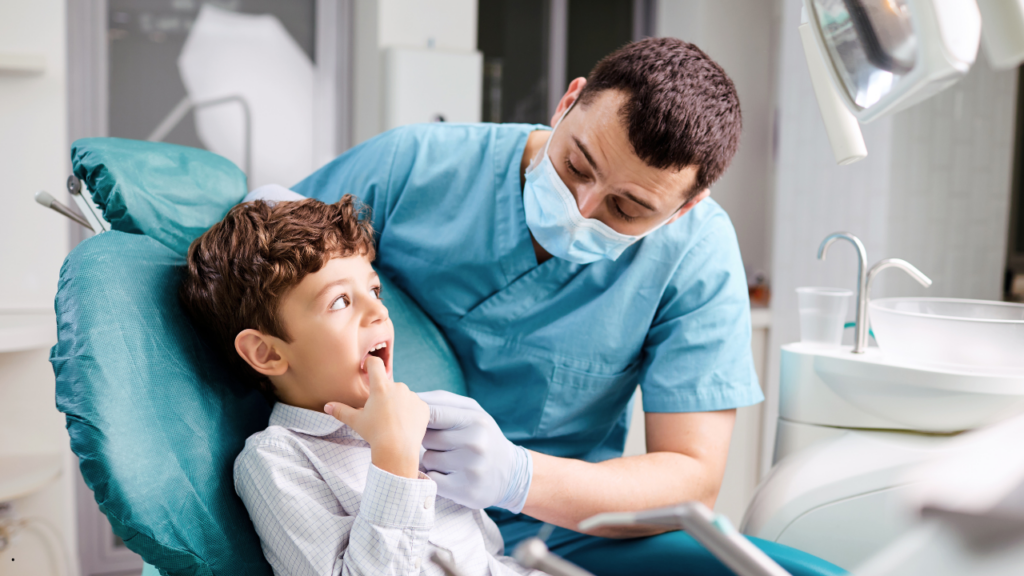 Białe plamy na zębach – pierwszy krok to konsultacja stomatologiczna