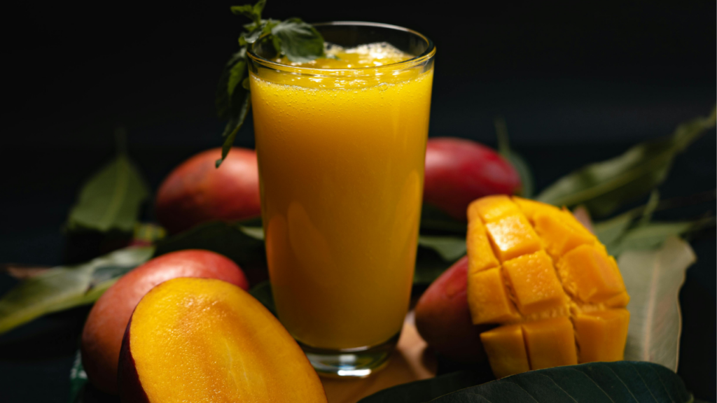 Picie soków owocowych może obniżać pH w jamie ustnej i osłabiać szkliwo