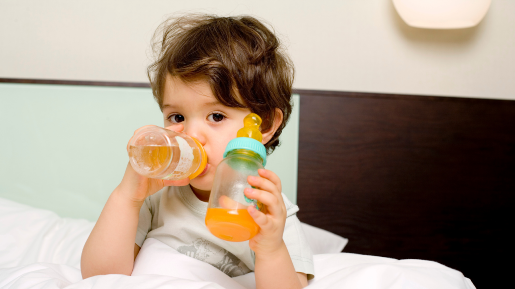 Próchnica butelkowa najczęściej atakuje górne siekacze u niemowląt i małych dzieci